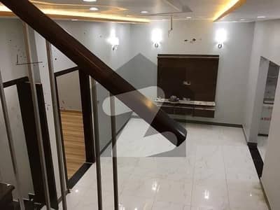 3Bed DDL 125sq yd Villa FOR SALE at ALI BLOCK All amenities nearby including MOSQUE, General Store & Parks