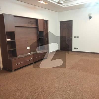 ڈی ایچ اے فیز 1 ڈیفنس (ڈی ایچ اے),لاہور میں 3 کمروں کا 1 کنال بالائی پورشن 1.2 لاکھ میں کرایہ پر دستیاب ہے۔