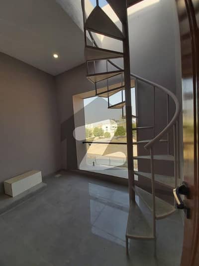 بحریہ ٹاؤن - پریسنٹ 17 بحریہ ٹاؤن کراچی,کراچی میں 5 کمروں کا 1 کنال مکان 4.32 کروڑ میں برائے فروخت۔