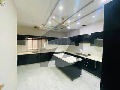 1 Kanal New Styilsh out House Prime Hot For Sale dha Phase5 Nera Jalal sons