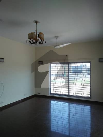 ڈی ایچ اے فیز 7 - بلاک آر فیز 7,ڈیفنس (ڈی ایچ اے),لاہور میں 3 کمروں کا 1 کنال بالائی پورشن 85.0 ہزار میں کرایہ پر دستیاب ہے۔