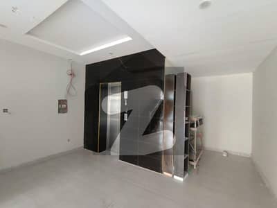 Brand New Building 1000 Sqft Commercial Space For Office Available On Rent