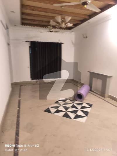 جی ۔ 10 اسلام آباد میں 3 کمروں کا 11 مرلہ بالائی پورشن 1.4 لاکھ میں کرایہ پر دستیاب ہے۔