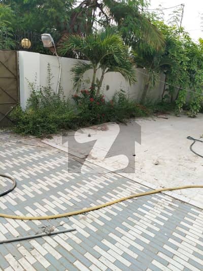 ڈی ایچ اے فیز 7 ڈی ایچ اے ڈیفینس,کراچی میں 5 کمروں کا 1 کنال مکان 4.25 لاکھ میں کرایہ پر دستیاب ہے۔