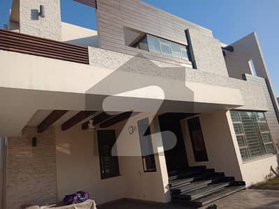 ڈی ایچ اے فیز 1 - بلاک این فیز 1,ڈیفنس (ڈی ایچ اے),لاہور میں 5 کمروں کا 1 کنال مکان 6.25 کروڑ میں برائے فروخت۔