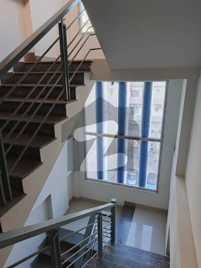 بخاری کمرشل ایریا ڈی ایچ اے فیز 6,ڈی ایچ اے ڈیفینس,کراچی میں 4 مرلہ دفتر 1.8 لاکھ میں کرایہ پر دستیاب ہے۔