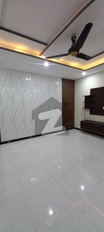 بحریہ انکلیو - سیکٹر سی 1 بحریہ انکلیو,بحریہ ٹاؤن,اسلام آباد میں 5 کمروں کا 10 مرلہ مکان 1.75 لاکھ میں کرایہ پر دستیاب ہے۔