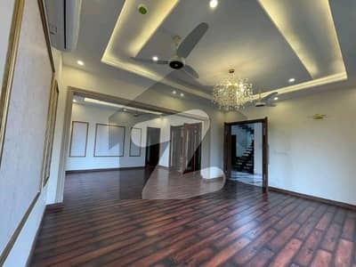 10 Marla Full House Available for Rent in Park View City Lahore