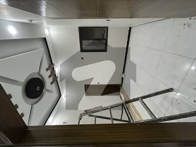 ماڈل کالونی - ملیر ملیر,کراچی میں 4 کمروں کا 5 مرلہ مکان 2.8 کروڑ میں برائے فروخت۔