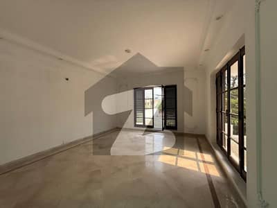 گارڈن ٹاؤن لاہور میں 9 کمروں کا 2 کنال مکان 21.0 کروڑ میں برائے فروخت۔