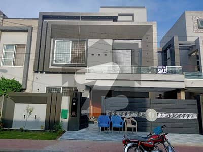 بحریہ ٹاؤن جاسمین بلاک بحریہ ٹاؤن سیکٹر سی,بحریہ ٹاؤن,لاہور میں 5 کمروں کا 10 مرلہ مکان 1.2 لاکھ میں کرایہ پر دستیاب ہے۔