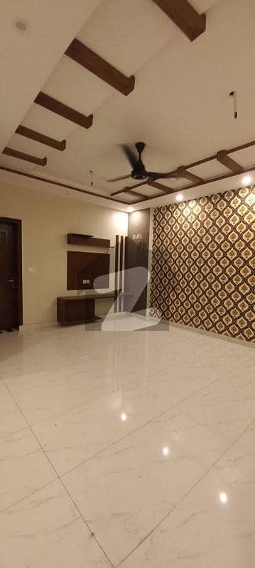 پی سی ایس آئی آر ہاؤسنگ سکیم فیز 2 پی سی ایس آئی آر ہاؤسنگ سکیم,لاہور میں 5 کمروں کا 10 مرلہ مکان 1.55 لاکھ میں کرایہ پر دستیاب ہے۔