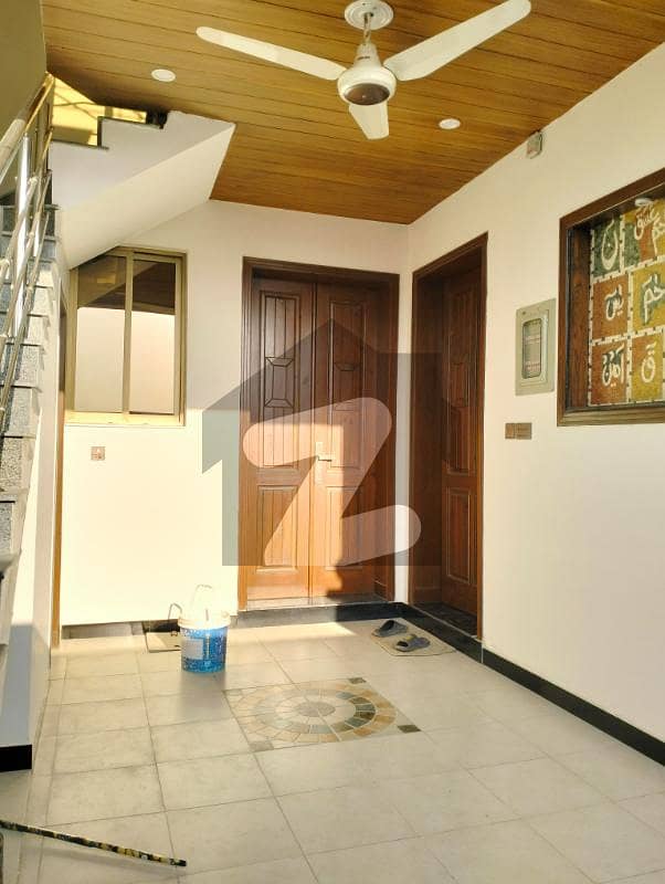 جی ۔ 15/3 جی ۔ 15,اسلام آباد میں 5 کمروں کا 5 مرلہ مکان 3.5 کروڑ میں برائے فروخت۔ جی ۔ 15/3 جی ۔ 15,اسلام آباد میں 5 کمروں کا 5 مرلہ مکان 3.5 کروڑ میں برائے فروخت۔