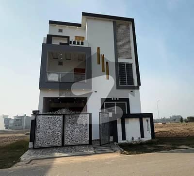 پارک ویو سٹی لاہور میں 4 کمروں کا 5 مرلہ مکان 1.55 کروڑ میں برائے فروخت۔