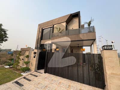 ڈی ایچ اے فیز 7 ڈیفنس (ڈی ایچ اے),لاہور میں 4 کمروں کا 10 مرلہ مکان 6.5 کروڑ میں برائے فروخت۔