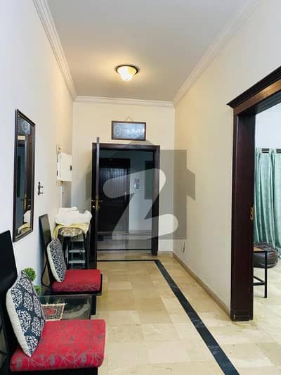 ایف ۔ 11 مرکز ایف ۔ 11,اسلام آباد میں 2 کمروں کا 8 مرلہ فلیٹ 1.25 لاکھ میں کرایہ پر دستیاب ہے۔