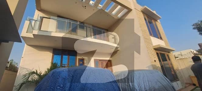 SLIGHTLY USED BUNGALOW |500SQYD| FOR SALE IN PHASE 8 DHA KARACHI