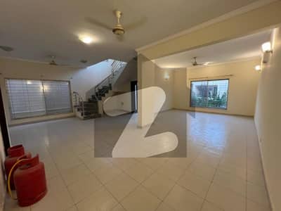 بحریہ ٹاؤن - پریسنٹ 11-اے بحریہ ٹاؤن - پریسنٹ 11,بحریہ ٹاؤن کراچی,کراچی میں 3 کمروں کا 8 مرلہ مکان 1.7 کروڑ میں برائے فروخت۔