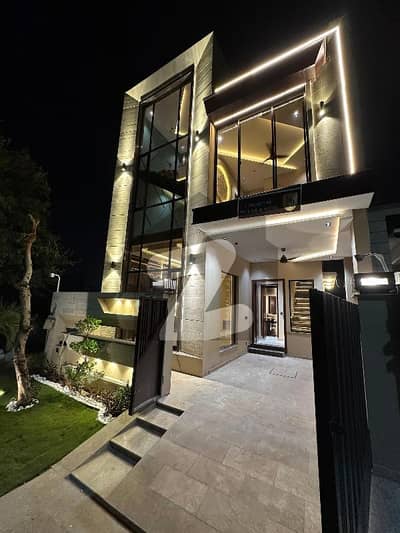 Modern Luxurious House For Sale 5 Marla
