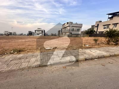 بحریہ ٹاؤن فیز 8 ۔ بلاک آئی بحریہ ٹاؤن فیز 8,بحریہ ٹاؤن راولپنڈی,راولپنڈی میں 10 مرلہ رہائشی پلاٹ 90.0 لاکھ میں برائے فروخت۔