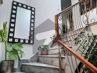 ڈی ایچ اے فیز 5 - بلاک جی فیز 5,ڈیفنس (ڈی ایچ اے),لاہور میں 3 کمروں کا 1 کنال بالائی پورشن 1.25 لاکھ میں کرایہ پر دستیاب ہے۔ ڈی ایچ اے فیز 5 - بلاک جی فیز 5,ڈیفنس (ڈی ایچ اے),لاہور میں 3 کمروں کا 1 کنال بالائی پورشن 1.25 لاکھ میں کرایہ پر دستیاب ہے۔