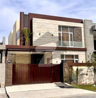 ڈی ایچ اے فیز 7 ڈیفنس (ڈی ایچ اے),لاہور میں 4 کمروں کا 10 مرلہ مکان 4.5 کروڑ میں برائے فروخت۔