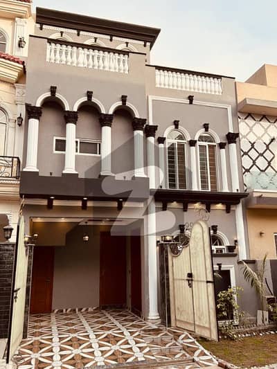 الکبیر فیز 2 - بلاک اے الکبیر ٹاؤن - فیز 2,الکبیر ٹاؤن,رائیونڈ روڈ,لاہور میں 3 کمروں کا 3 مرلہ مکان 1.55 کروڑ میں برائے فروخت۔