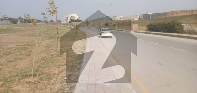 Plot no ? St no 10 backopen best for open basement user only