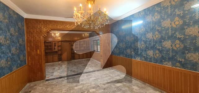 F-11: 500 Yards, 5 Bedrooms Full House Ideal for families seeking comfort, convenience, and a prime location near Masjid & Market Rent Demand: Rs. 4.50 Lac