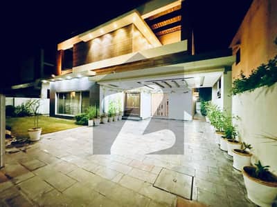 1 KANAL MODERN HOUSE FOR RENT IN DHA PHASE 3