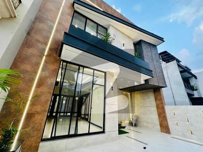 10 Marla House Available For Sale in Lake City Meadows Housing society Lahore