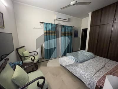 بحریہ ٹاؤن فیز 6 بحریہ ٹاؤن راولپنڈی,راولپنڈی میں 5 کمروں کا 10 مرلہ مکان 3.55 کروڑ میں برائے فروخت۔