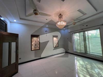 10 Marla House Available For Rent In G-13