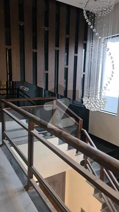 بحریہ ٹاؤن فیز 8 بحریہ ٹاؤن راولپنڈی,راولپنڈی میں 5 کمروں کا 7 مرلہ مکان 2.4 کروڑ میں برائے فروخت۔