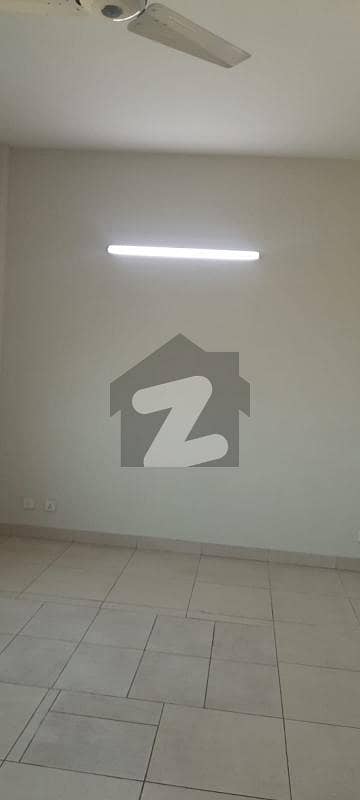 عسکری 10 - سیکٹر ایف عسکری 10,عسکری,لاہور میں 3 کمروں کا 10 مرلہ فلیٹ 1.25 لاکھ میں کرایہ پر دستیاب ہے۔