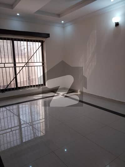 سوان گارڈن اسلام آباد میں 1 کمرے کا 2 مرلہ فلیٹ 40.0 لاکھ میں برائے فروخت۔