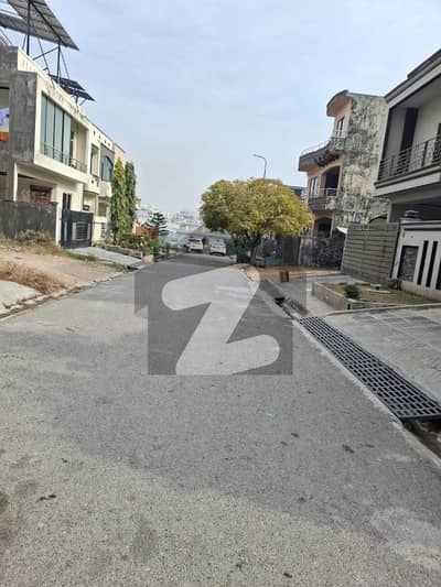 سی بی آر ٹاؤن فیز 1 سی بی آر ٹاؤن,اسلام آباد میں 8 مرلہ رہائشی پلاٹ 1.3 کروڑ میں برائے فروخت۔