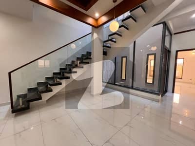 272sq yd Ready to Move Villa in Precinct-1 0.5km from main entrance. A-One Construction Standard 5Bed Drawing Dining Lounge