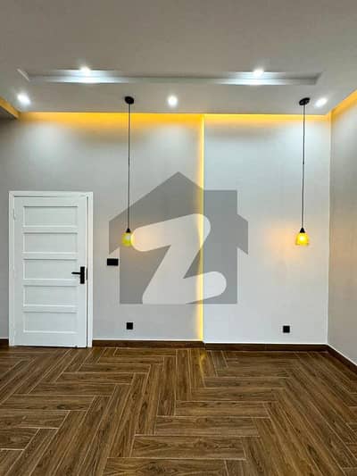 بحریہ ٹاؤن فیز 8 بحریہ ٹاؤن راولپنڈی,راولپنڈی میں 3 کمروں کا 5 مرلہ مکان 1.95 کروڑ میں برائے فروخت۔