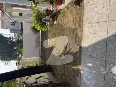 ایف ۔ 11 اسلام آباد میں 3 کمروں کا 1 کنال زیریں پورشن 2.5 لاکھ میں کرایہ پر دستیاب ہے۔