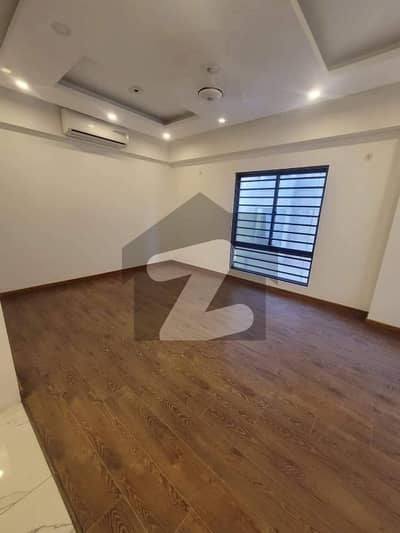 Semi Furnished 3 Bed DD Flat for Rent | 1900 Sq. Ft | Metropolis | Road Facing