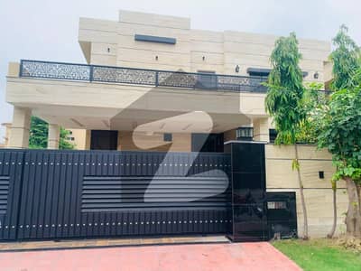 بحریہ ٹاؤن فیز 3 بحریہ ٹاؤن راولپنڈی,راولپنڈی میں 6 کمروں کا 1 کنال مکان 2.2 لاکھ میں کرایہ پر دستیاب ہے۔