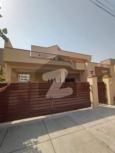 20 MARLA 4 BEDROOMS BRIG HOUSE AVAILABLE FOR RENT