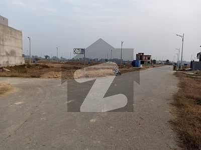 1 KANAL PLOT FOR SALE IN DHA PHASE 8
