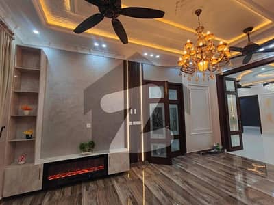 BEAUTIFUL HOUSE FOR SALE AVAILABLE