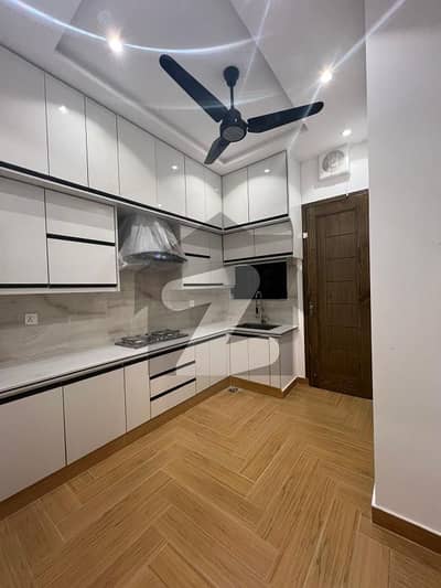 10MARLA LOWER PORTION FOR RENT OPF HOUSEING SHCEEM 10MARLA LOWER PORTION FOR RENT OPF HOUSEING SHCEEM