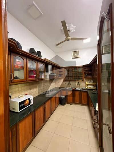 ڈی ایچ اے فیز 5 ڈی ایچ اے ڈیفینس,کراچی میں 5 کمروں کا 1 کنال مکان 13.75 کروڑ میں برائے فروخت۔