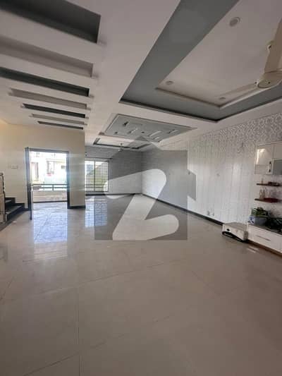 بحریہ ٹاؤن راولپنڈی راولپنڈی میں 2 کمروں کا 10 مرلہ مکان 55.0 ہزار میں کرایہ پر دستیاب ہے۔