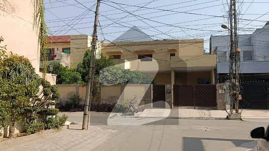 1 Kanal House Near Lacas School Gated community