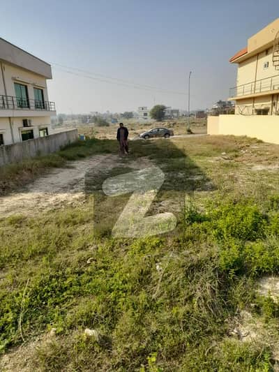 نیول اینکریج - بلاک کے نیول اینکریج,اسلام آباد میں 1 کنال رہائشی پلاٹ 2.4 کروڑ میں برائے فروخت۔